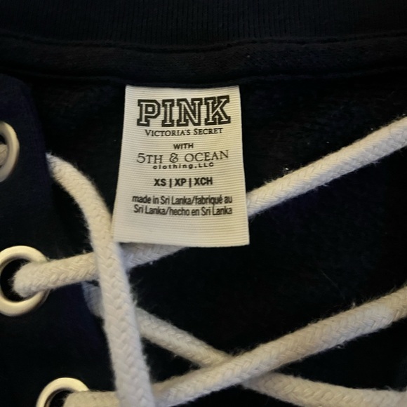 Victoria’s Secret PINK UConn Sweatshirt - Picture 4 of 5